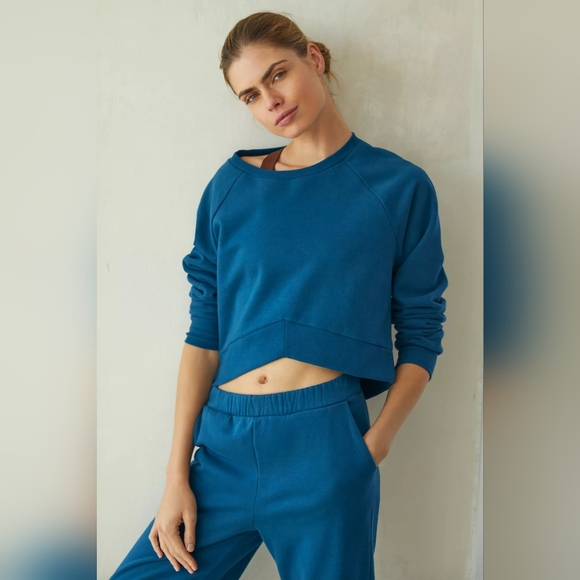 Beyond Yoga Tops - Beyond Yoga Uplift Cropped Sweatshirt Womens L Blue‎ Pullover Fleece Athleisure